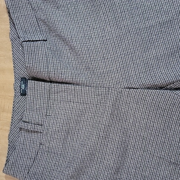 Women's Ann Taylor Signature Pants in  Houndstooth, Brown, Size 6P, Pre-owned - Picture 5 of 8